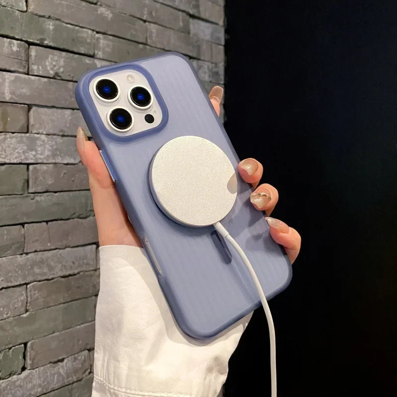 Coque iPhone à Rayures Mat Magsafe – Antichoc et Compatible Charge Magnétique iPhone 12 à 16 Pro Max